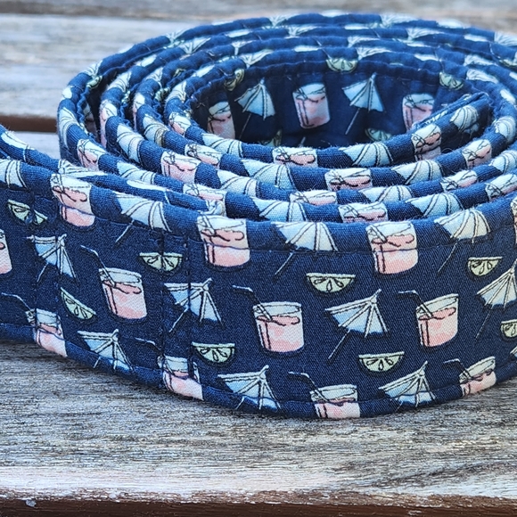 Vineyard Vines D-Ring Belt Beach Umbrellas and Drinks L - Picture 2 of 4